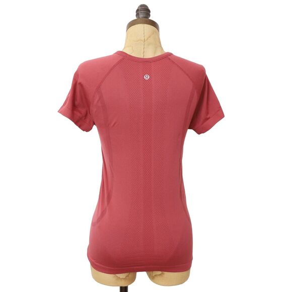 LULULEMON Swiftly Tech Short Sleeve Crew Top 4 Berry Cherry Red Running EUC B34. - Picture 3 of 8